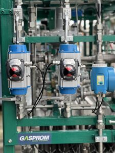 Cabine de redução de pressão GAR50004 com dupla linha para controle de fluxo e pressão de gás, pronto para operação e manutenção contínua
