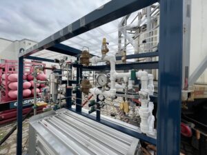 Cabine de redução de pressão GAR50004 com dupla linha para controle de fluxo e pressão de gás, pronto para operação e manutenção contínua