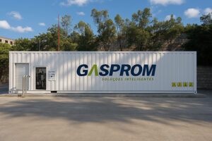 Posto de Abastecimento de GNL em Skid da Gasprom instalada em um pátio industrial, pronta para operação